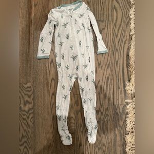Kyte baby 18-24 mo pajamas. Great used condition